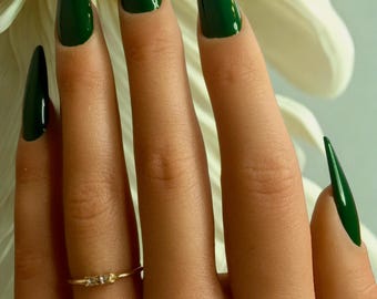 Uñas postizas largas Emeraude Nocturne: hechas a mano y reutilizables.