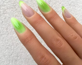 Press on nails Vert d’Eté - Faux ongles aura faits main réutilisables