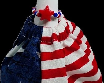 American Flag Dress and Hat with Star Necklace For 4th of July 7 Inch Desk Goose Clothes