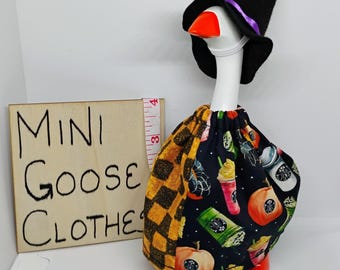 Black and Orange Checkers Half Halloween Theme Dress With Witch Hat For 7 Inch Desk Goose Clothes
