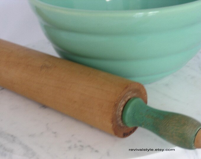Vintage Munising Maple Rolling Pin With Painted Green Handles by