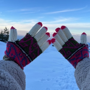 Hand Knit Wool Winter Gloves: Thick Insulated Mittens
