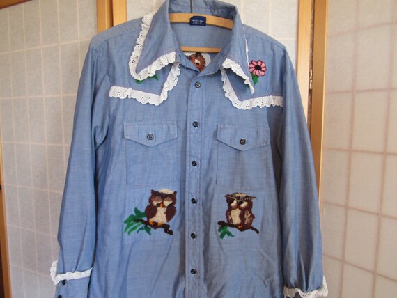 Vtg 1970s Embroidered Chambray denim shirt with Ow