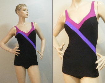 Vtg 70s 80s One piece colorblock Swim suit with skirted bottom small Medium