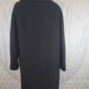 Vtg 1960s Black Wool swing coat with huge buttons Large image 6