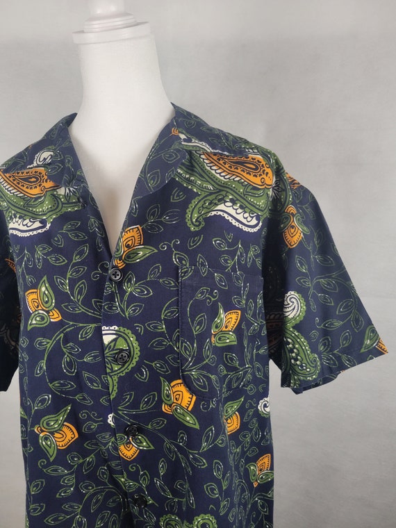 Vtg 1960s 70s Hawaiian print men's shirt med large - image 2