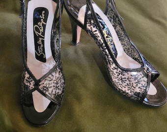 Vtg 1960s Black Patent leather and Clear printed Plastic slingback heels 7.5 N