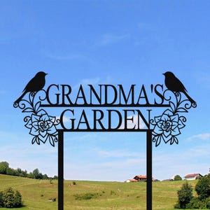Custom Bird with Flower Garden Sign,Personalized Garden Name Sign,Metal Garden Decor,Metal Garden Stakes,Outdoor Yard Art,Metal Lawn Stakes