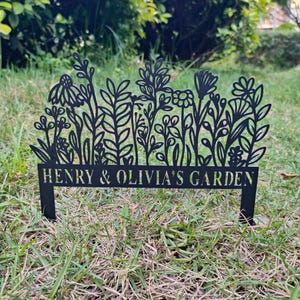 Personalized Garden Metal Sign with Stakes,Custom Garden Name Sign,Garden Flower Sign,Metal Yard Art,Yard Sign,Lawn Signs,Garden Decor