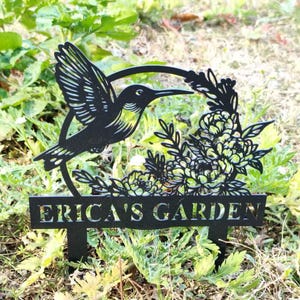 Personalized Garden Name Sign,Custom Hummingbird Metal Garden Decor,Bird with Flower Garden Sign,Metal Garden Name Stakes,Outdoor Metal Sign