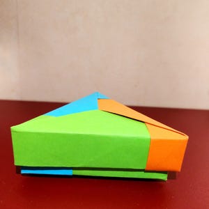 Scatola origami triangolare