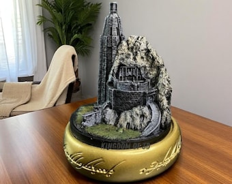 3D Helmet's Deep Figurine