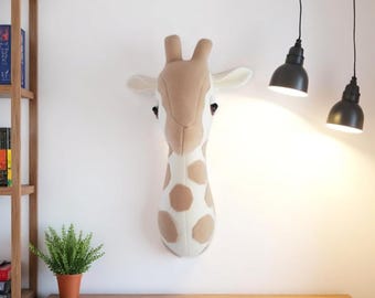 Beige Giraffenkopf-Wand-Dekor: Safari-Kinderzimmer-Tierbüste