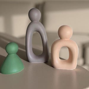 Abstract Family Sculpture – Modern Minimalist Home Decor, Family Figurine for Living Room, Love & Unity Art Gift 10x11cm