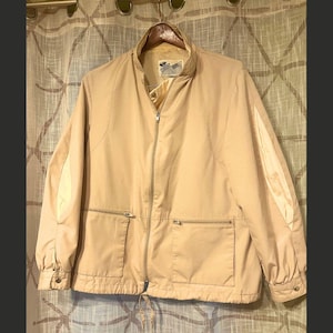 1980&#39;s Current Seen Beige Spring Light Jacket with Billowed Two-Tone Sleeves and 80&#39;s Details in Good Preloved Condition Women&#39;s Size Large