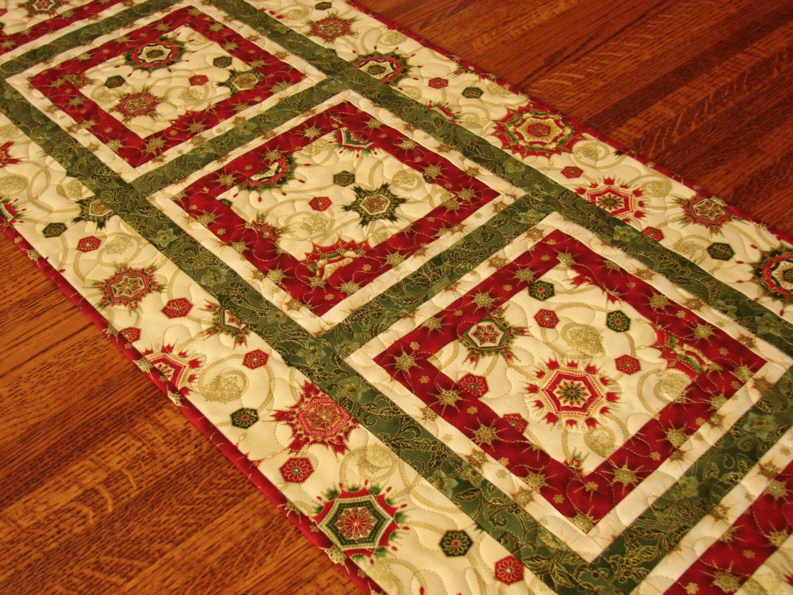 Elegant Christmas Table Runner Quilt in Red Green and Gold Etsy