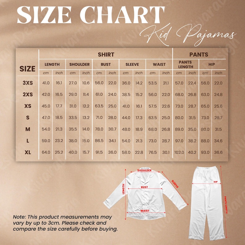K&ouml;nnte beinhalten: Gr&ouml;&szlig;entabelle f&uuml;r Kinderpyjamas, mit Ma&szlig;en in Zentimetern und Zoll. Enth&auml;lt Hemd- und Hosenma&szlig;e f&uuml;r die Gr&ouml;&szlig;en 3XS bis XL, wie L&auml;nge, Schulter, Brust, &Auml;rmel, Taille und H&uuml;fte. Der Text unten besagt, dass die Produktma&szlig;e variieren k&ouml;nnen.