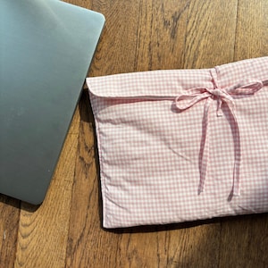 Pink Gingham Laptop Sleeve | Pink Laptop Case | Aesthetic Laptop Case | Cute Laptop Sleeve | Laptop Sleeve with Bow | Quilted Laptop Sleeve