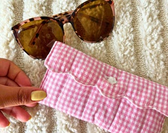 Red Gingham Quilted Glasses Case | Soft Floral Sunglasses  display picture 1