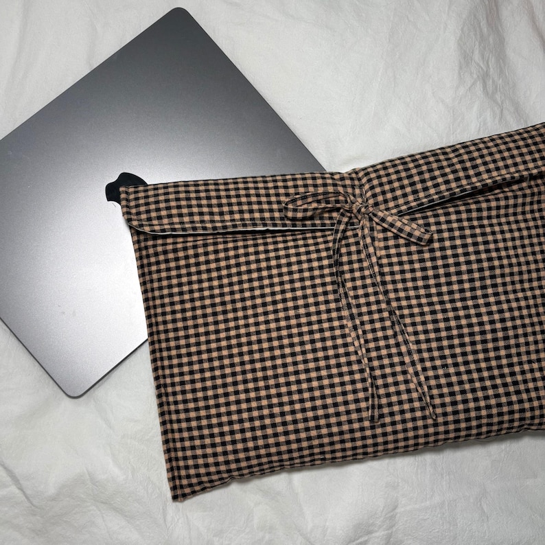 Classic Brown Gingham Laptop Sleeve | Quilted Laptop Case with Bow | Stylish MacBook Cover | Vintage-Inspired Computer Sleeve image 4