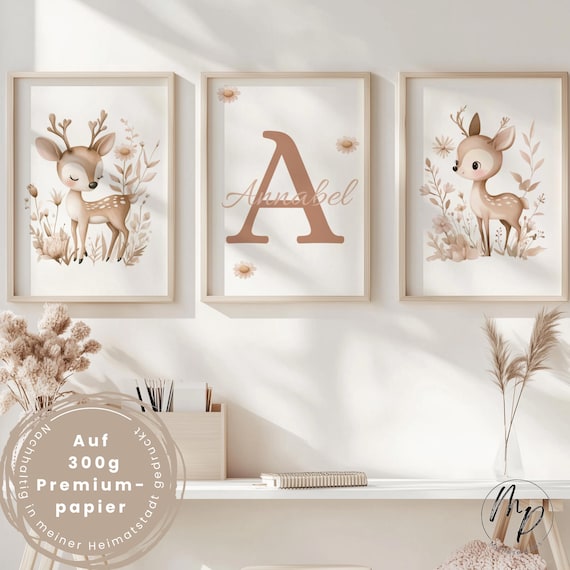 3er Poster-Set mit personalisiertem Namensposter - Rehe Waldtiere Boho Bilder fürs Mädchenzimmer - Wandeko im Kinderzimmer beige rosa Blumen