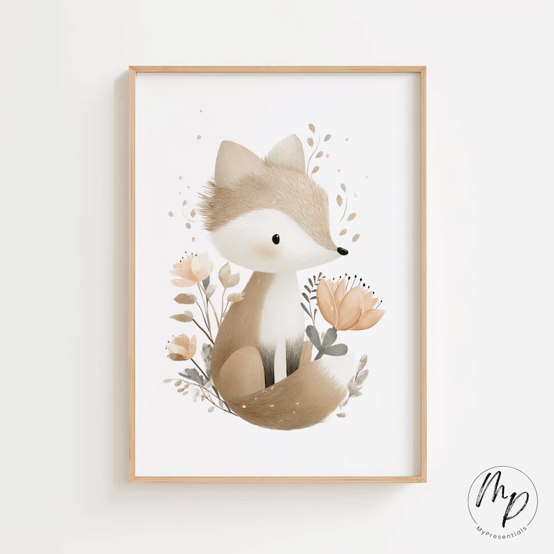 Puede incluir: Una impresi&oacute;n en acuarela enmarcada con un encantador zorro de dibujos animados en tonos marrones y beige. El zorro est&aacute; rodeado de delicadas flores y follaje en suaves tonos melocot&oacute;n y verde, creando una est&eacute;tica caprichosa. La obra est&aacute; sobre fondo blanco.