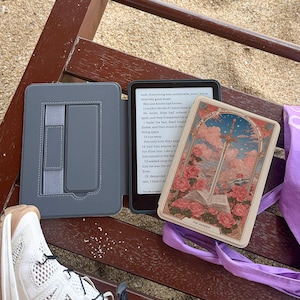 Läsaren Kindle Paperwhite-fodral med rem, fantasygåva för bokälskare, blommigt Kindle Paperwhite-fodral, Kindle 12th-fodral, Kobo-fodral