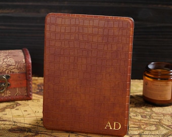 Personalised Vegan Leather Kindle case All New Paperwhite 12th Gen 7“ Case, Kindle 11th 10th Gen 6" Case With Strap, Custom Book Lover Gifts