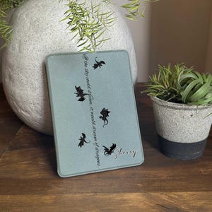 Es würde von Drachen träumen Kindle Hülle Paperwhite 12th Gen 7 “Case, Paperwhite 6,8 Zoll Kindle Hülle für Geschenke von Drachenbuchliebhaber, Fire HD Cover