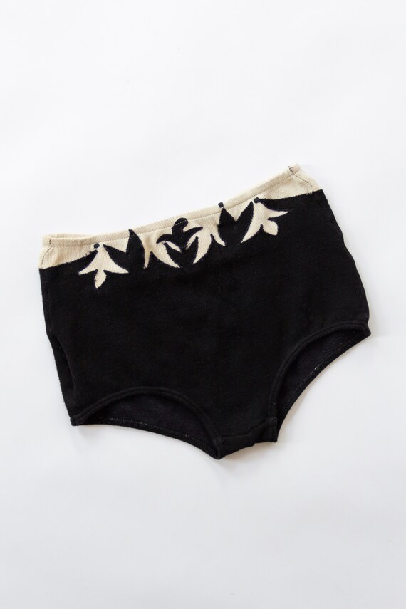 50s Knit Petal Beach Shorts - image 3