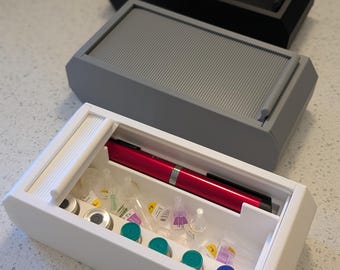 Peptide Storage Case & Travel Organiser – Stores Vials, Injectable Pen, Syringes, Pen Needles / Wipes – Sliding Lid Box