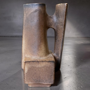 Design Mathieu Camps for Loré Beesel - mid century cubistic earthenware design pitcher / jug with typical brown glaze.
