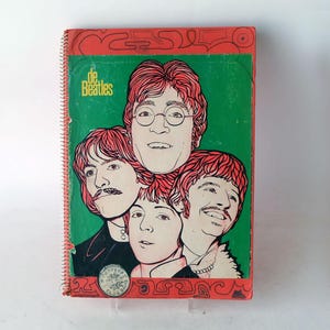 Handgefertigtes Vintage-Sammelalbum der Beatles aus den 1960er und 1970er Jahren – Fotos und Artikel aus Zeitungen und Zeitschriften – Beatles Mania Memorabilia
