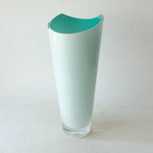 Design Carina Riezebos - Execution Royal Leerdam - Contemporary art glass design vase