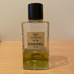 Vintage CHANEL No 19 Eau de Toilette 5.25&quot; Bottle, As Pictured