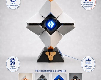 Peut inclure: Une figurine géométrique de spectre Destiny blanche et orange avec un œil bleu lumineux central, montée sur une base noire avec un emblème doré. L'image inclut des étiquettes de texte pour la personnalisation, la qualité et des exemples.
