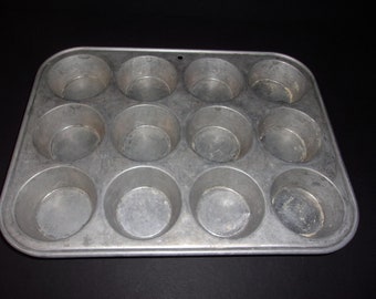 Vintage Wear-Ever Muffin Pan, # 2756, Collectible, Kitchen, Baking, Cupcakes, Cornbread