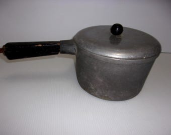 Vintage Mirro Brand Aluminum Pan with Lid, 1950's, Housewares, Kitchen, Baking, Shabby and Chic