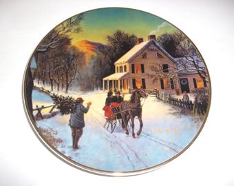 Home for the Holidays 1988 Avon Christmas Plate - Kitchen Decorative, Display, Collectible Dish