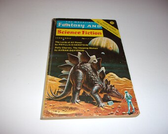 Fantasy and Science Fiction - Vintage 1975 Science Fiction Softcover Book - Isaac Asimov, Collectible, Sci-Fi Stories