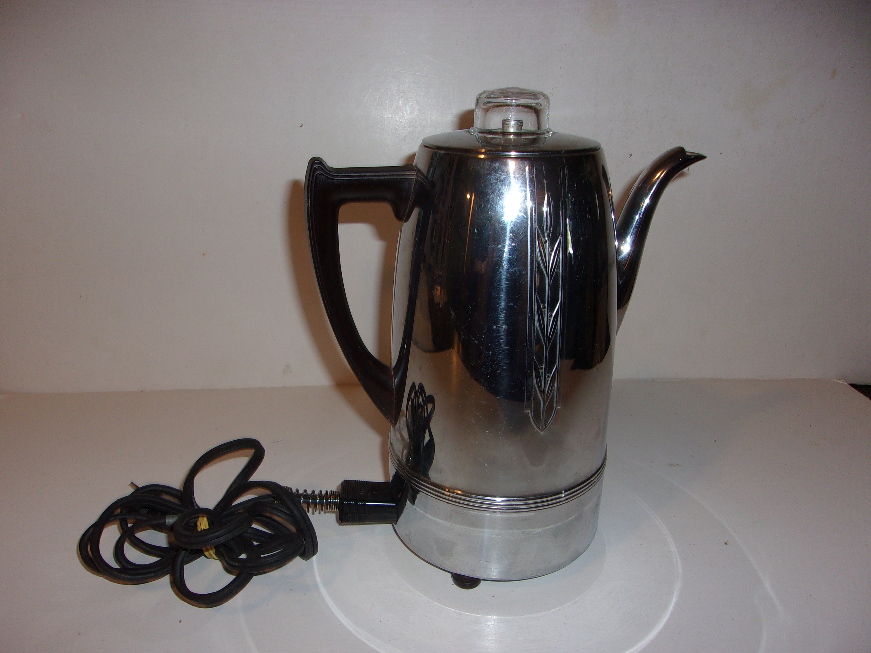 I bought this 1950s electric percolator for $2 at a garage sale. I