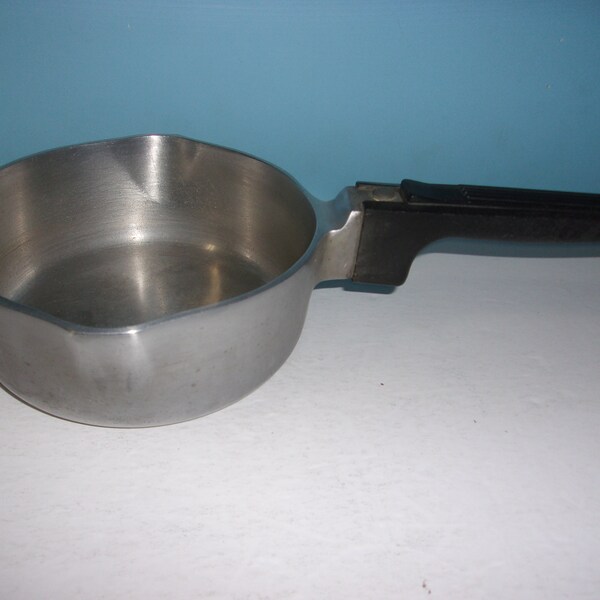 Vintage Magnalite 1 Quart. 1 Liter Pan, Double Spout - NO LID, Housewares, Kitchen, Baking, Shabby and Chic