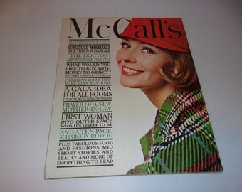 Vintage McCall's Magazine September 1961 - Vintage 1960s, Fashions, Betsy McCall Page, Paper Ephemera,Collectible, Scrapbooking