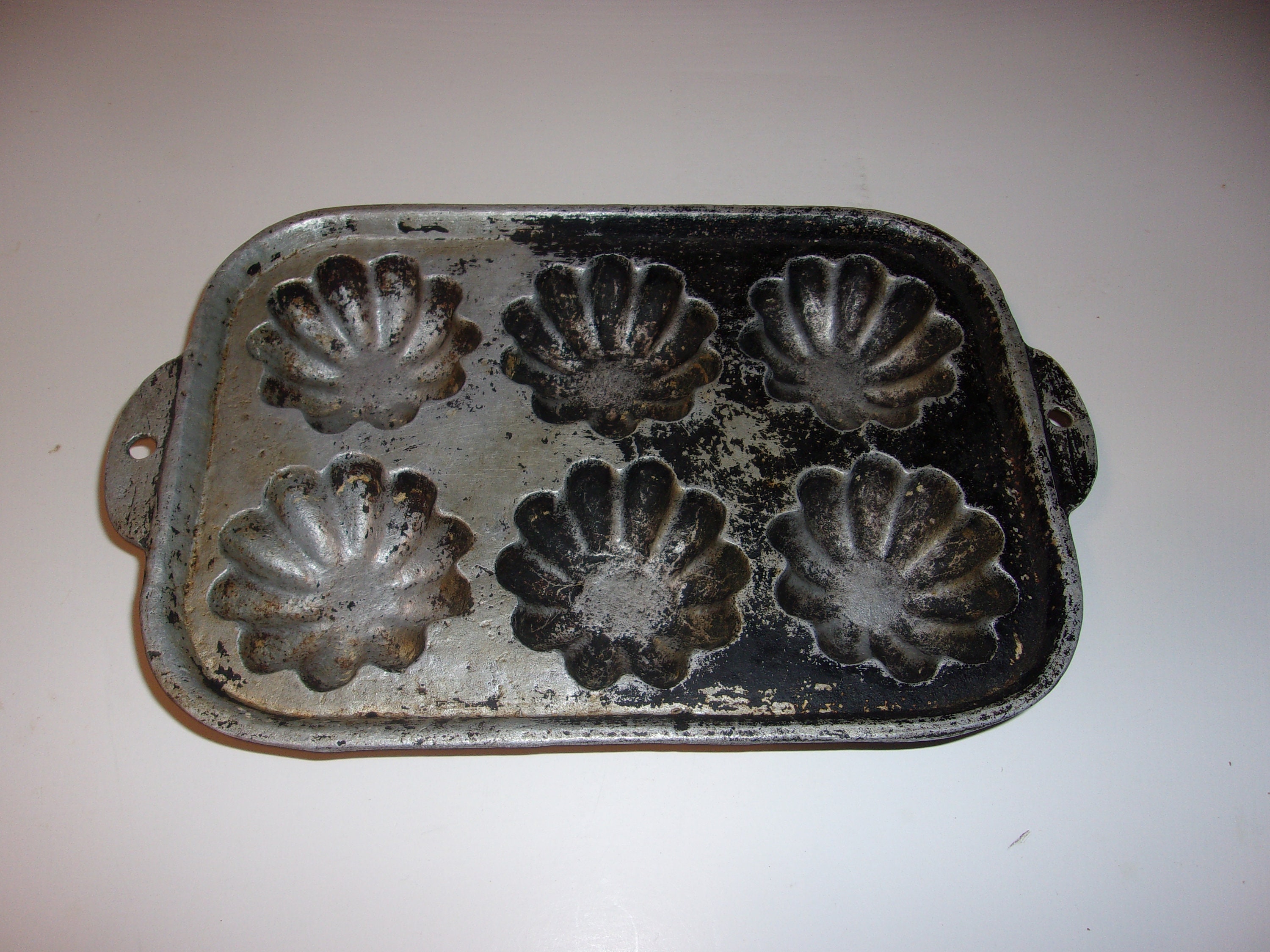 Cast Iron Turks Head Gem Pan 12 Muffins Collectable Cast -  Norway