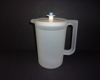 Vintage 1970s - 80s Tupperware White Plastic 2 Qt. Pitcher w/ Blue Push Button Lid - # 1676-5, Retro, Iced Tea, Water, Decorative Display