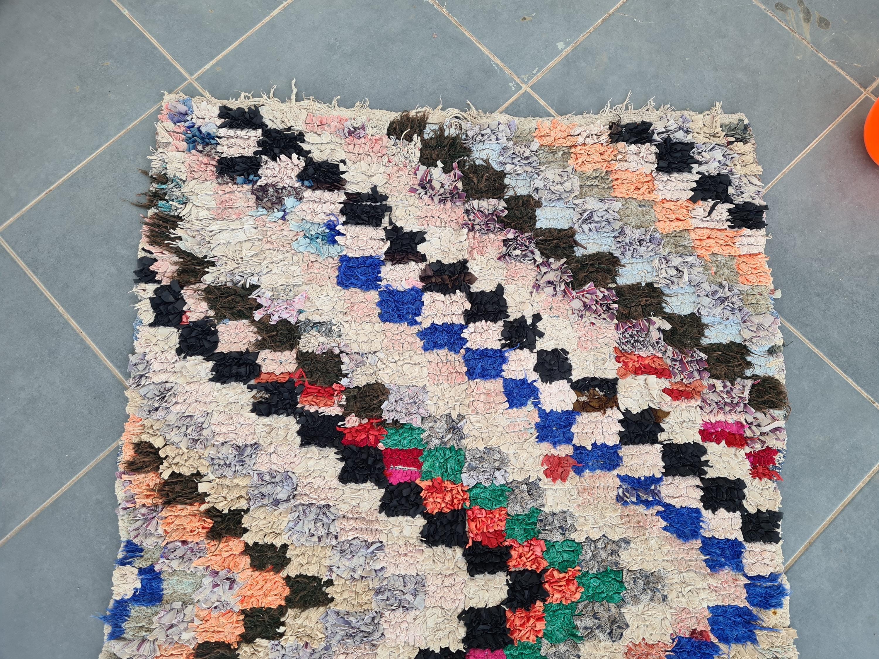 手織りモロッコベルベルラグ：鮮やかな幾何学模様のボヘミアンラグ