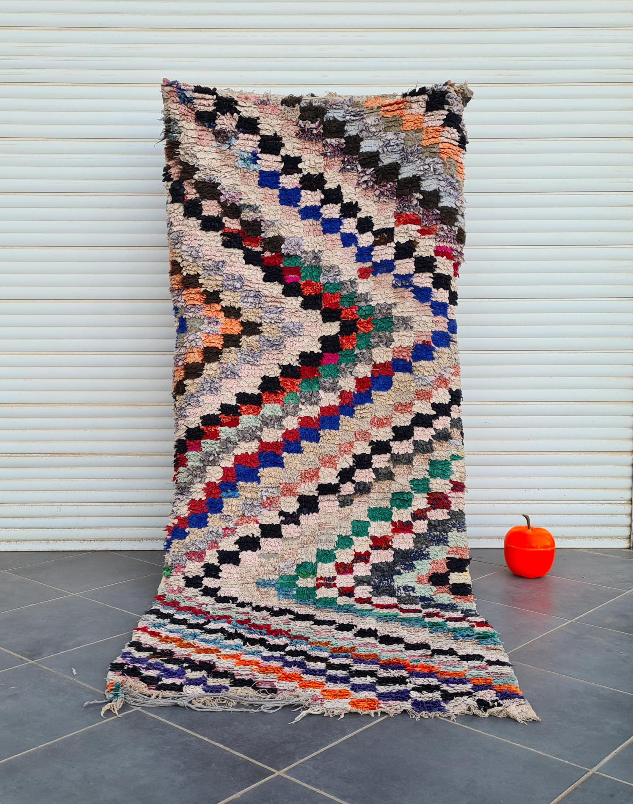 手織りモロッコベルベルラグ：鮮やかな幾何学模様のボヘミアンラグ