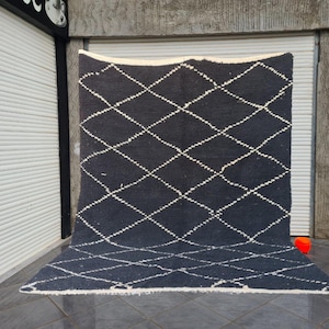 Authentic Beni ourain Rug, Wool Handmade Rug, Black and White Rug, Custom White and Black Rug, Moroccan area rug, Black Berber rug