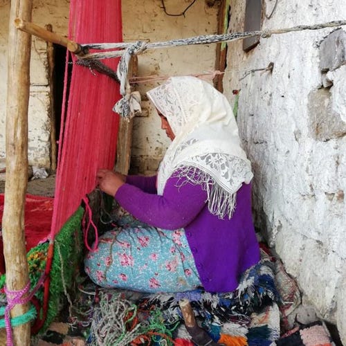 手織りモロッコベルベルラグ：鮮やかな幾何学模様のボヘミアンラグ