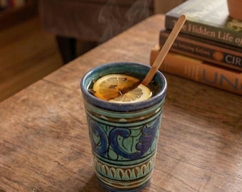 Bicchiere in ceramica marocchina dipinto a mano, tazza in gres blu turchese, tazza artigianale per tè e caffè alla menta.